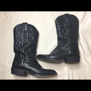 Frye Black Leather Cowboy Western Boots - 7.5.  ⭐️OPEN TO OFFERS ⭐️